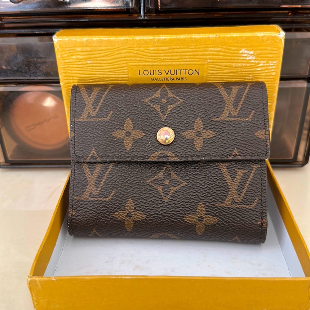 LV small wallet